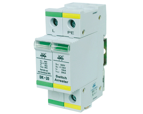 介紹: 本產品適用防雷區域:LPZO區與LPZ1區交界處(B級/Ⅳ類)電源線路的 雷電浪涌防護。 (1)適用于雷電防護等級為A級的電子信息系統電源第一級雷電浪涌防護; (2)模塊化設計,密封性好,安裝接線方便; (3)采用了“3+1”電路結構,適用于TT系統; (4)采用溫控斷路技術,內置過流保護電路,徹底避免火險; (5)具有工作指示、遙信接口及劣化告警指示功能,綠色(正常),紅色(失效); (6)具有防塵、防腐、防爆、阻燃等功能; (7)高能量SPD、通流量大、漏流小,特別適用于惡劣的雷電環境。 產品的安裝與應用: (1)保護器應用于主配電系統電源第一級雷電防護,并聯安裝在建筑物總配電柜或配電箱的電源進線端,可采用凱文連接方式; (2)適用于3+1/1+1接線模式下配電箱及重要設備配電箱; (3)適用于交流配電設備的防雷保護,如:通信、電視廣播、計算機房、自動控制、機電設備及所有配電設備的雷電浪涌保護; (4)適于室內運行,如安裝在室外時,必須加裝防水外殼; (5)所有接線必須牢固及可靠電氣聯接; (6)防雷接地應符合防雷規范要求,接地線盡可能粗短且接地電阻應小于10Ω。